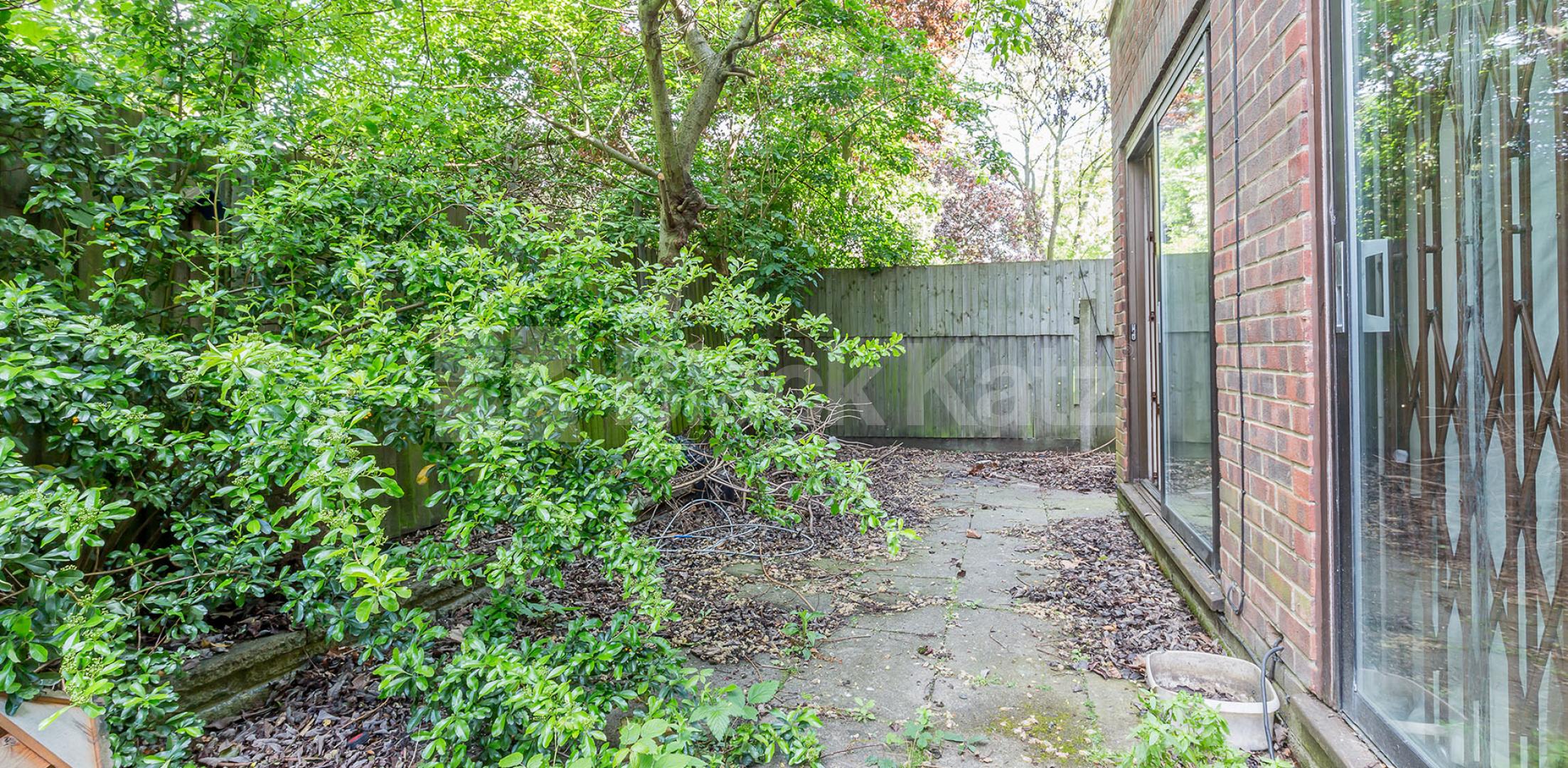 			4 BEDROOMS & 3 BATHROOMS, 4 Bedroom, 1 bath, 1 reception Flat			 St.Helens Gdns, LADBROKE GROVE